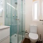 7ti7 Telhal With A Lovely Backyard Apartment