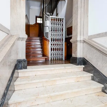 7ti7 Telhal With A Lovely Backyard Apartment *