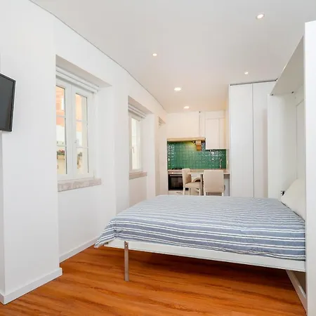 7ti7 Telhal With A Lovely Backyard Apartman