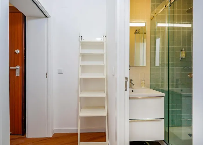 7ti7 Telhal With A Lovely Backyard Διαμέρισμα