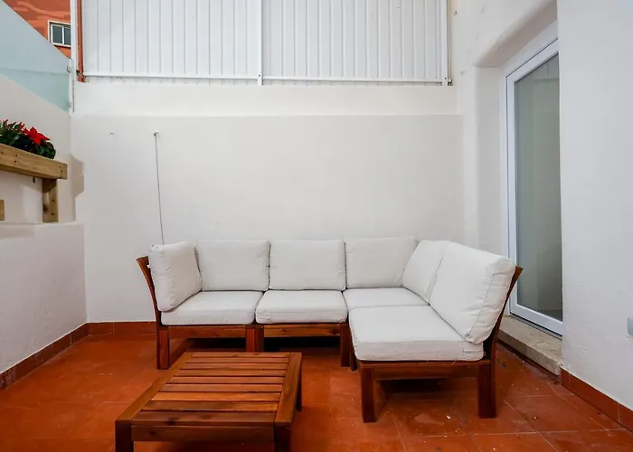 Apartamento 7ti7 Telhal With A Lovely Backyard